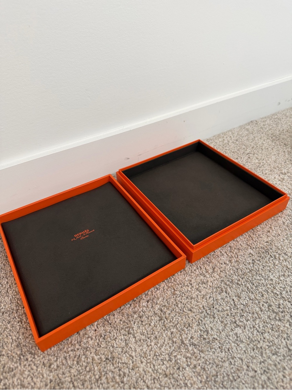Hermès Orange Gift Box - Picture 2 of 3